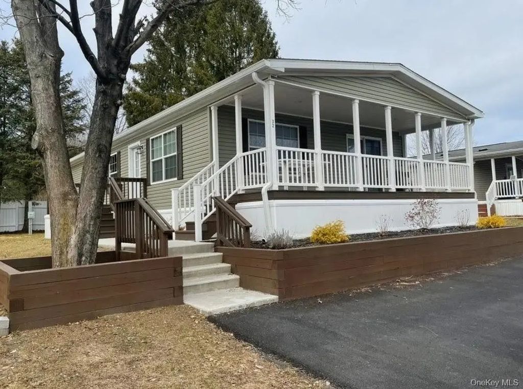 32 Scribo Lane, Wappingers Falls