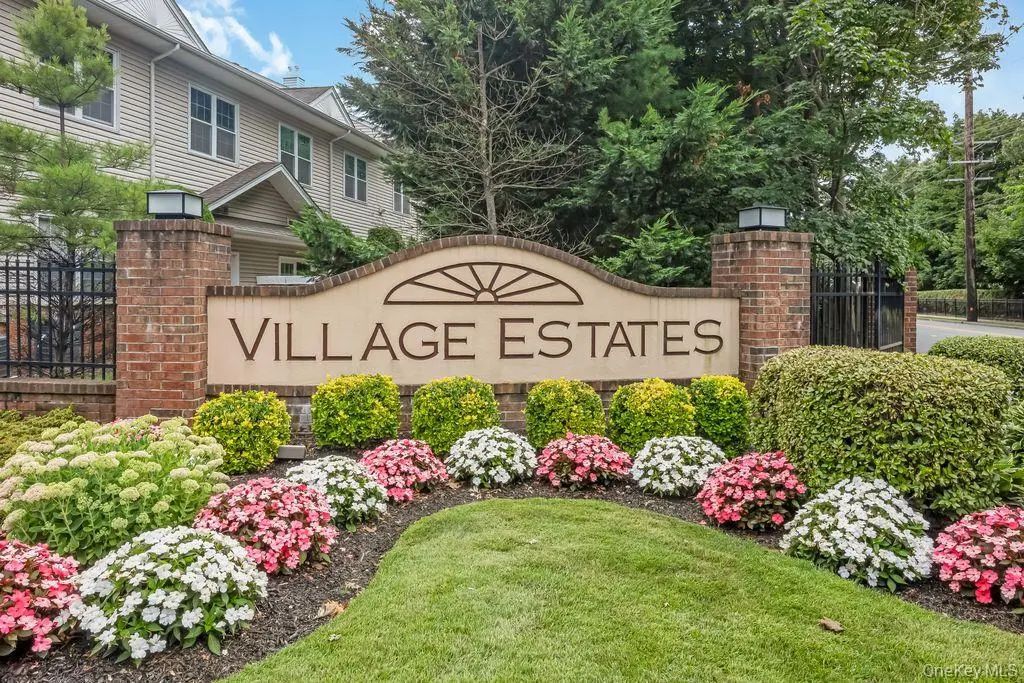 130 Francesca Way, Amityville