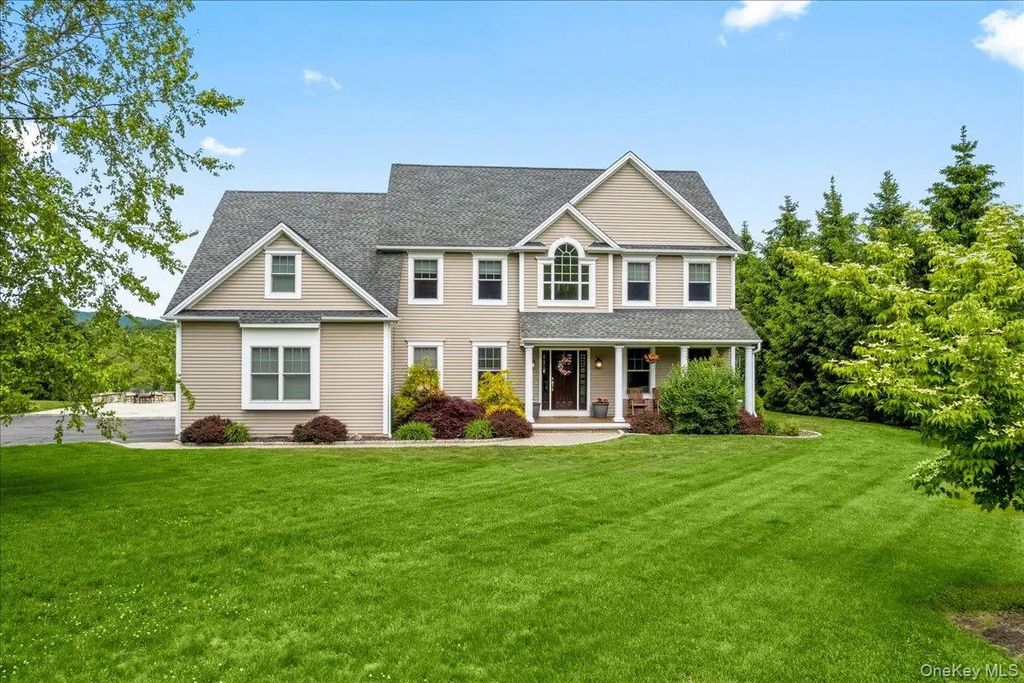 8 Shailin Lane, Brewster