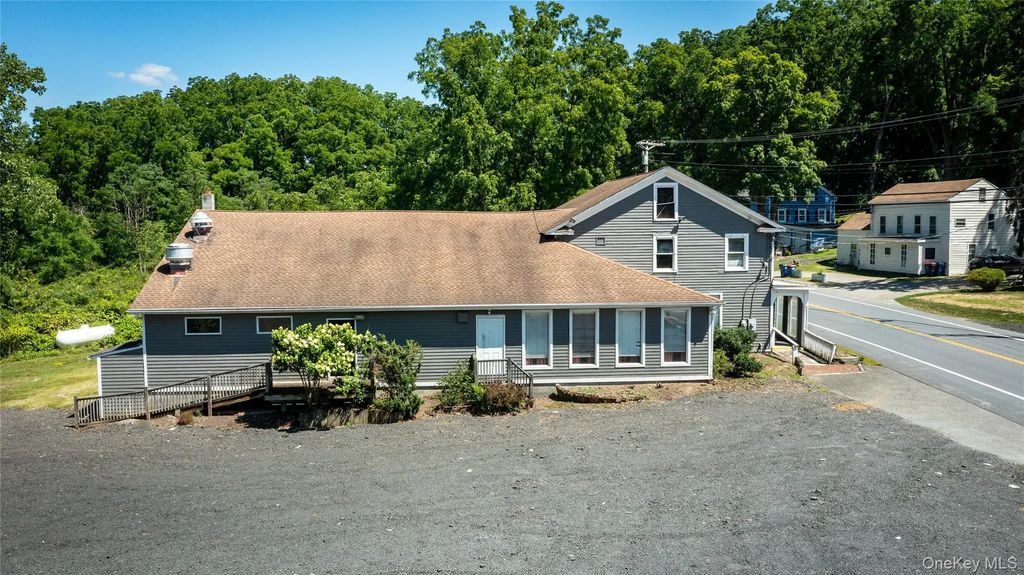 2571 Route 44, Pleasant Valley