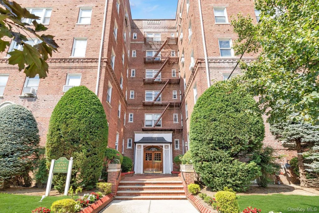 55 Grand Avenue # 2a, Rockville Centre