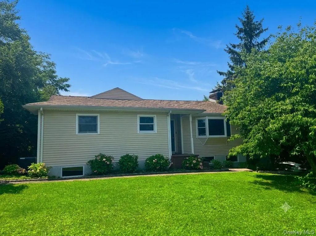 162 Florence Avenue, Thornwood