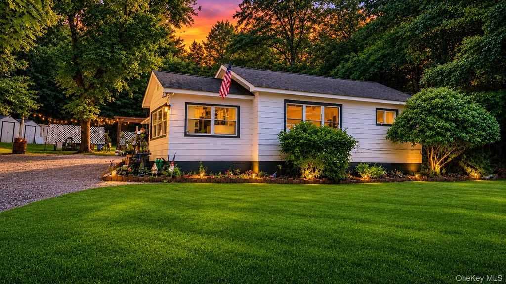 16 Upper Hillman Road, Warwick