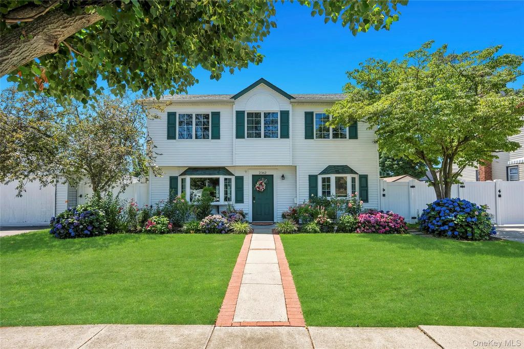 2362 6th Street, East Meadow