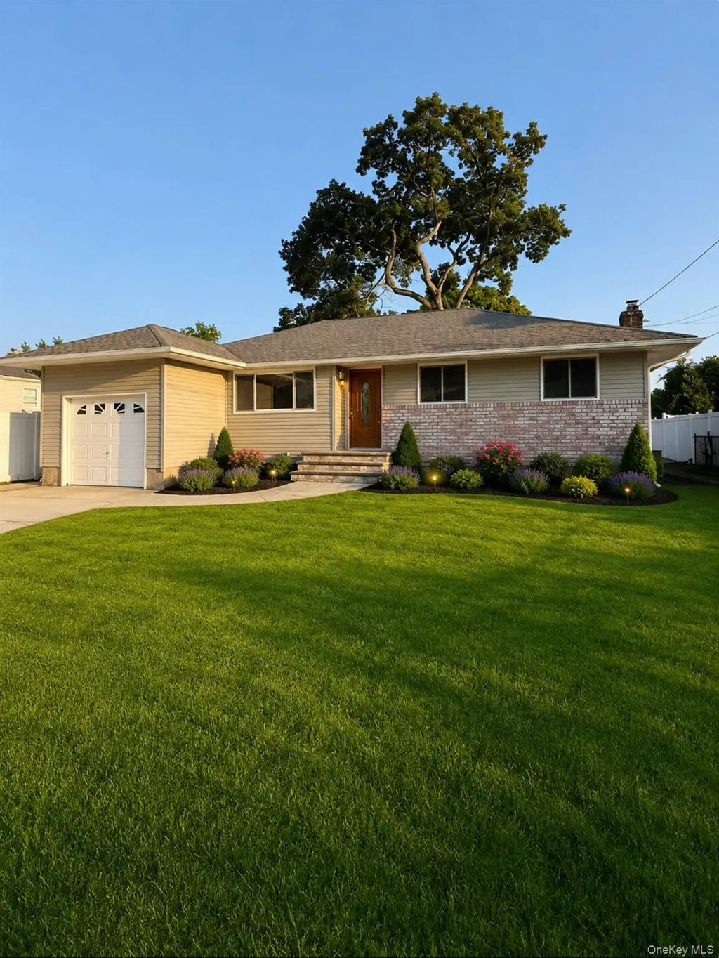 2 5th Avenue, Farmingdale