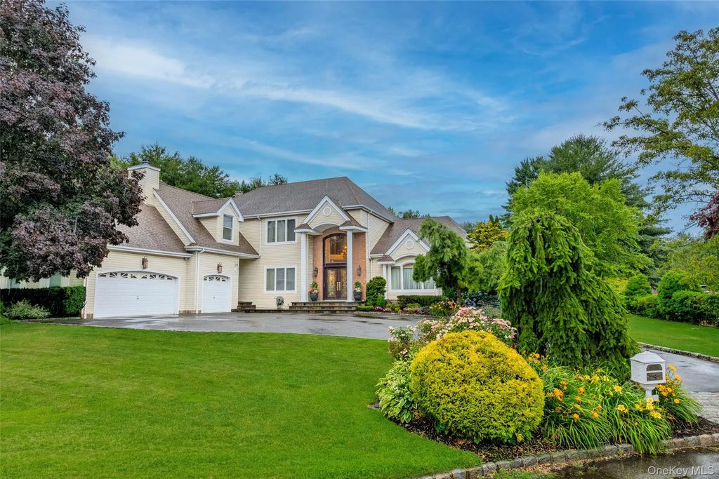 56 Sage Hollow Court, Dix Hills