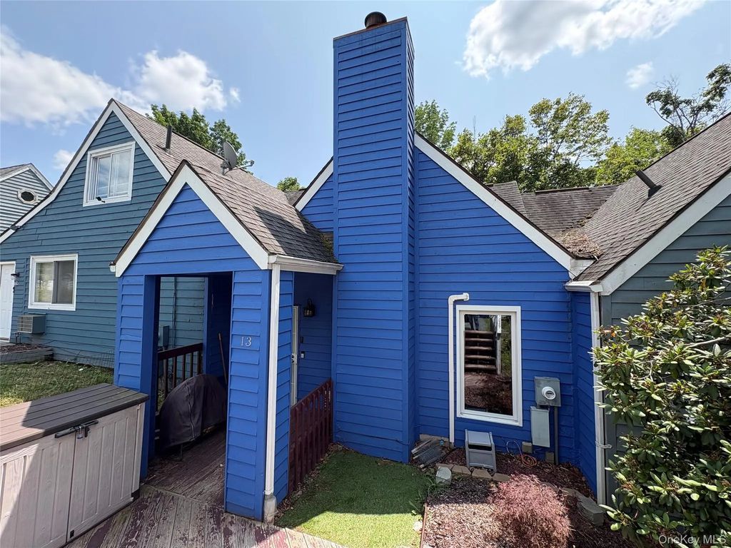 13 Fox Ridge, Woodridge