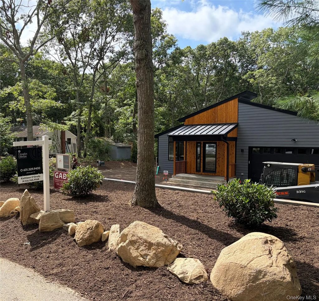 17 Bittersweet Avenue, Hampton Bays