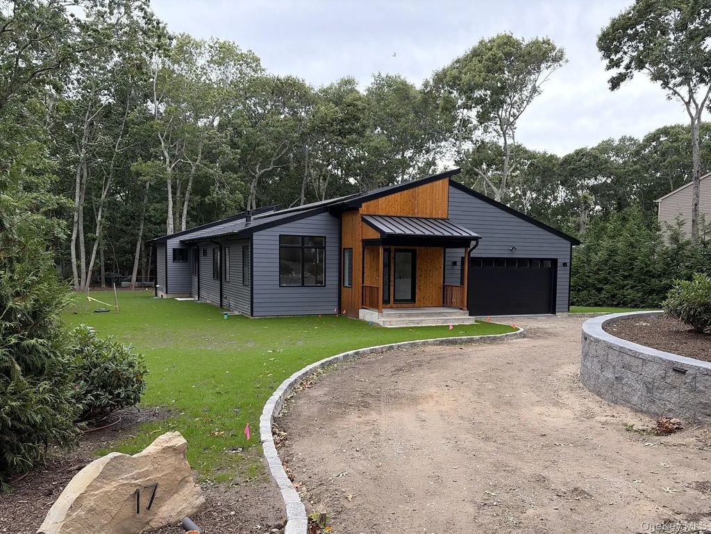 17 Bittersweet Avenue, Hampton Bays