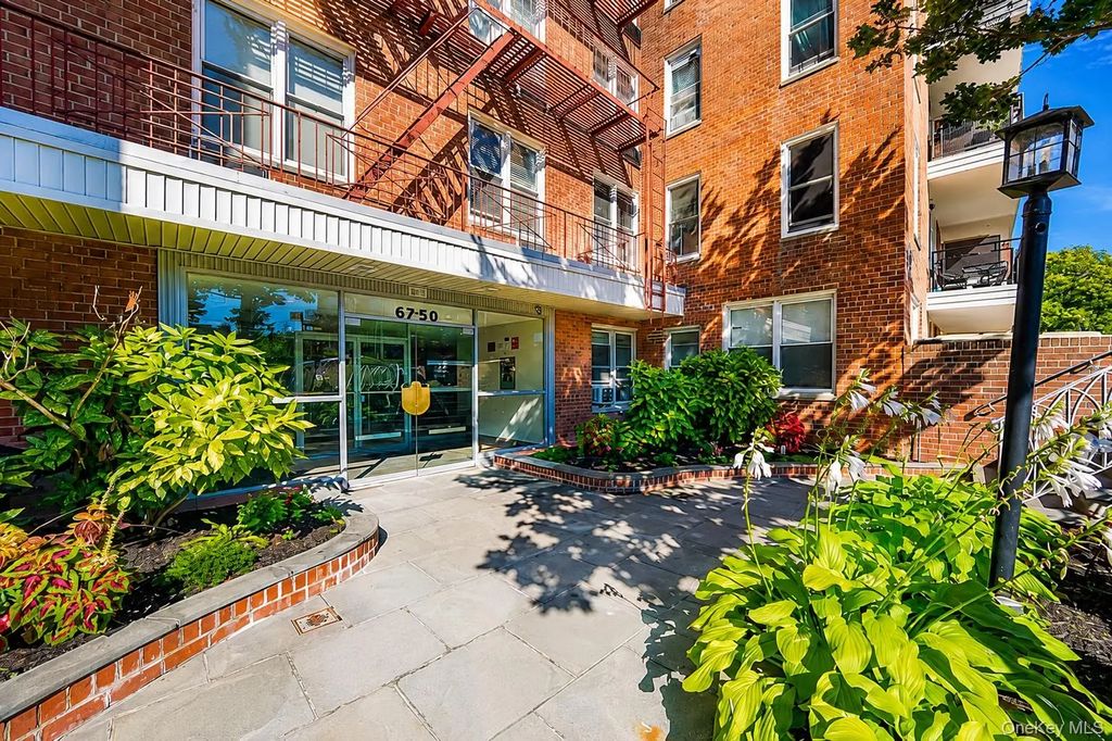 67-50 Thornton Place # 1d, Forest Hills