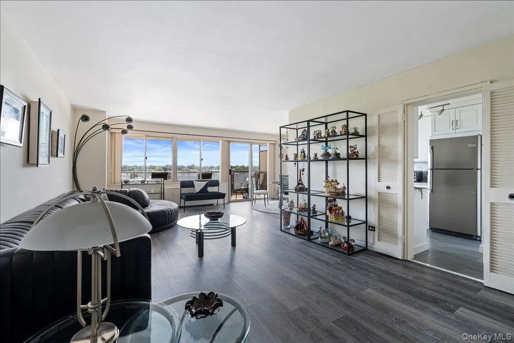 18-15 215th Street # 10d, Bayside