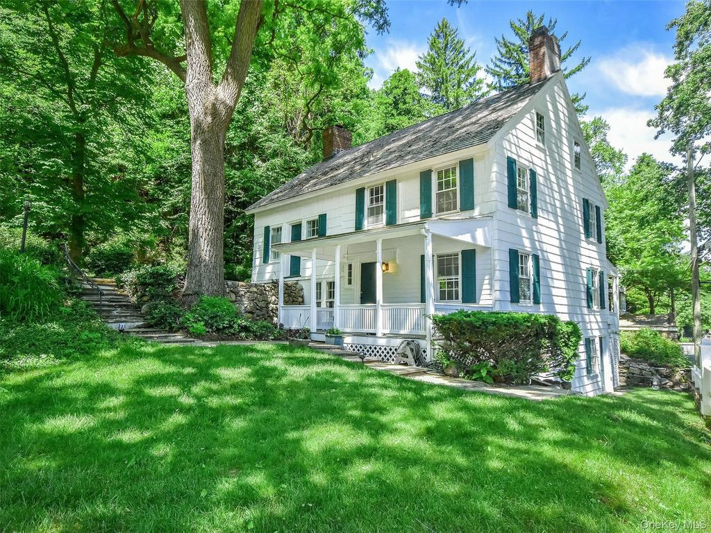 150 Main Street, Roslyn