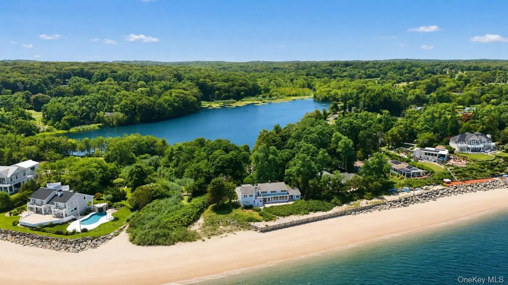 91 Fresh Pond Road, Northport