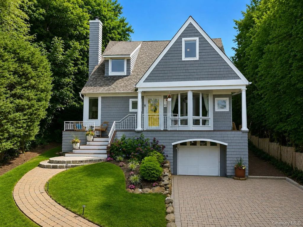 12 Valley Drive, Huntington Bay