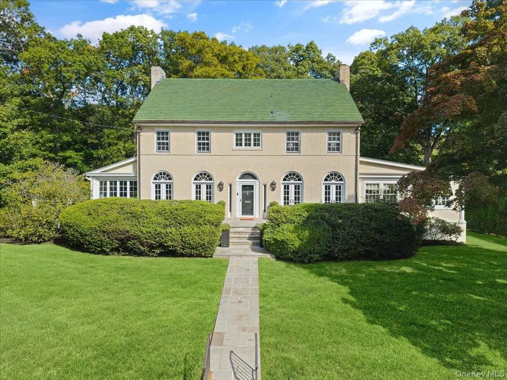 451 Beechmont Drive, New Rochelle