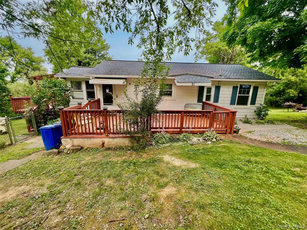 21 Woodycrest Trail, Monroe