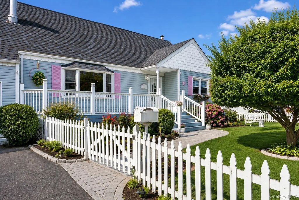 84 Barnum Street, West Babylon
