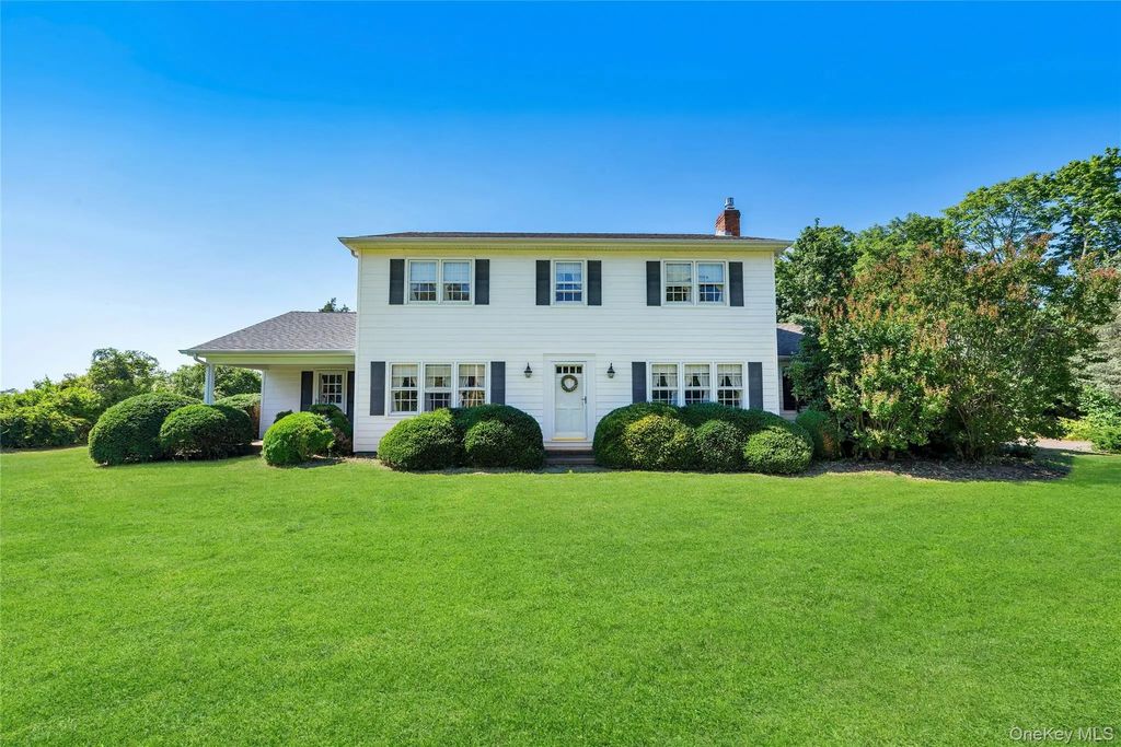 865 Peconic Bay Boulevard, Laurel