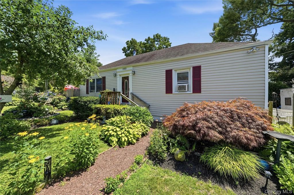 350 Boulder Street, Ronkonkoma