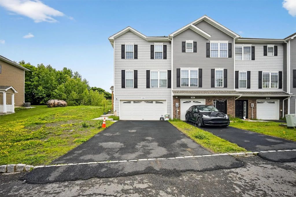 501 Iron Forge Lane, New Windsor