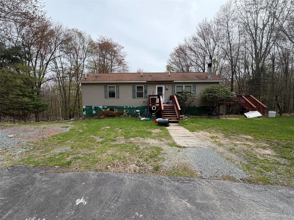 210 Labaugh Road, Hurleyville