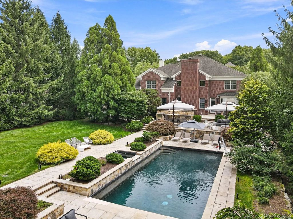 48 Stonewall Circle, West Harrison