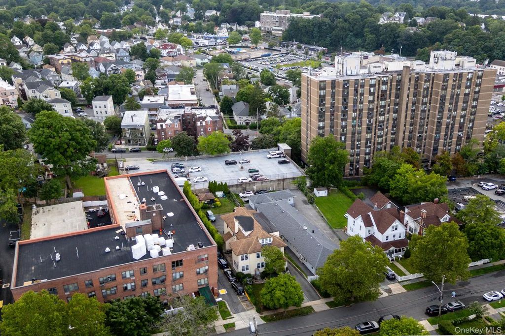 43 Davis Avenue, White Plains