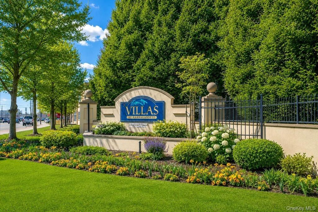 406 Narragansett Villas Drive, Lindenhurst