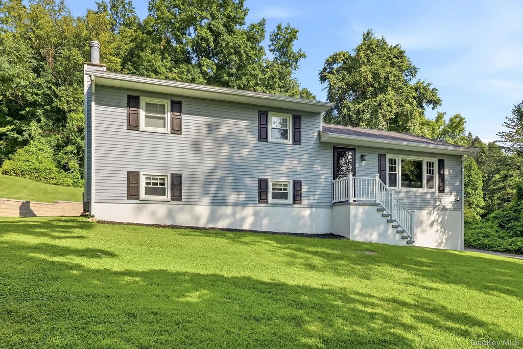 8 Brothers Road, Poughquag