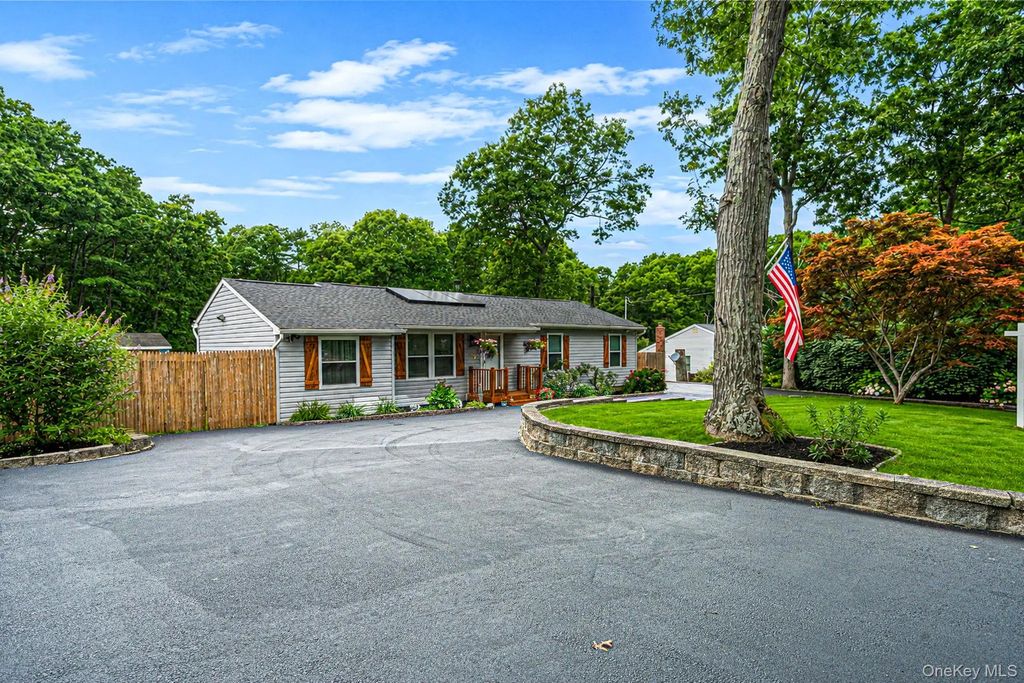 61 W End Avenue, Shirley