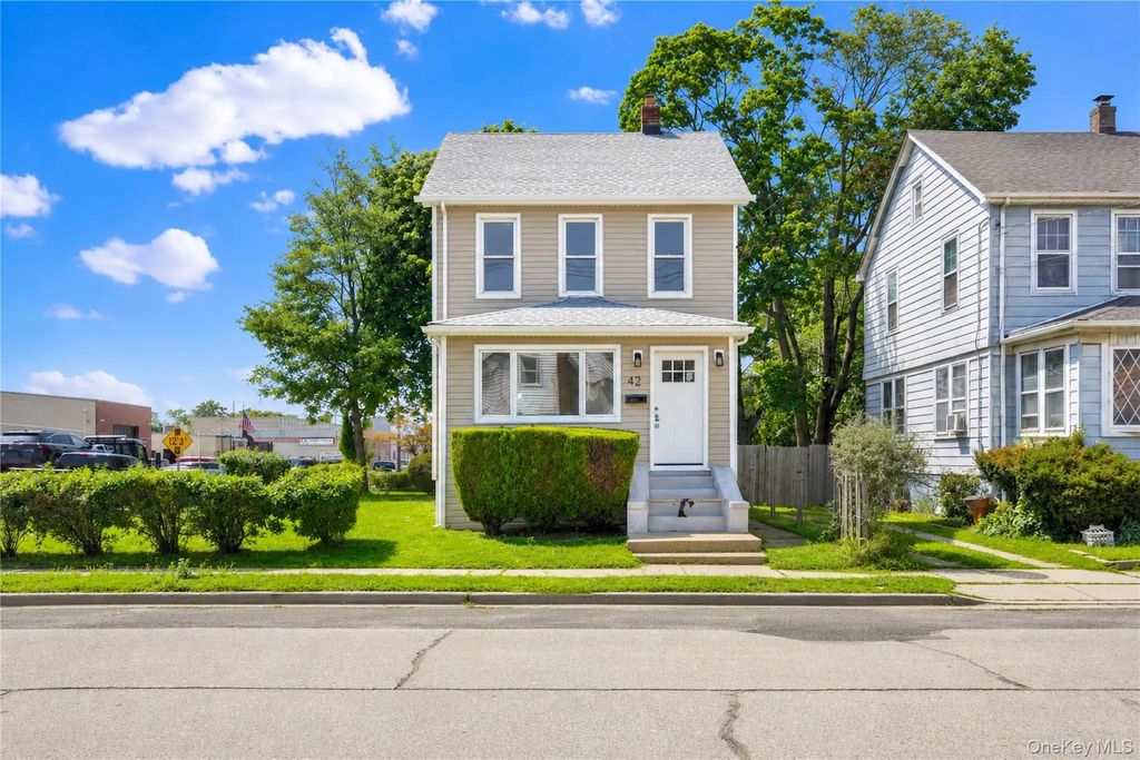 42 Satterie Avenue, Valley Stream