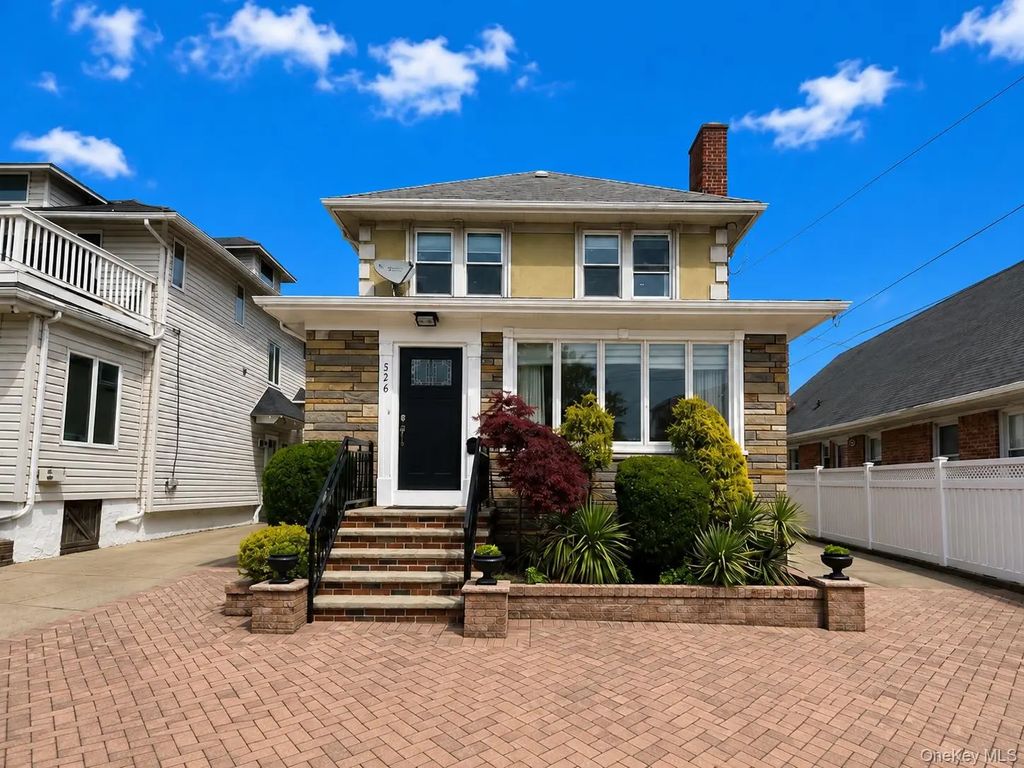 526 Beach 132nd Street, Belle Harbor