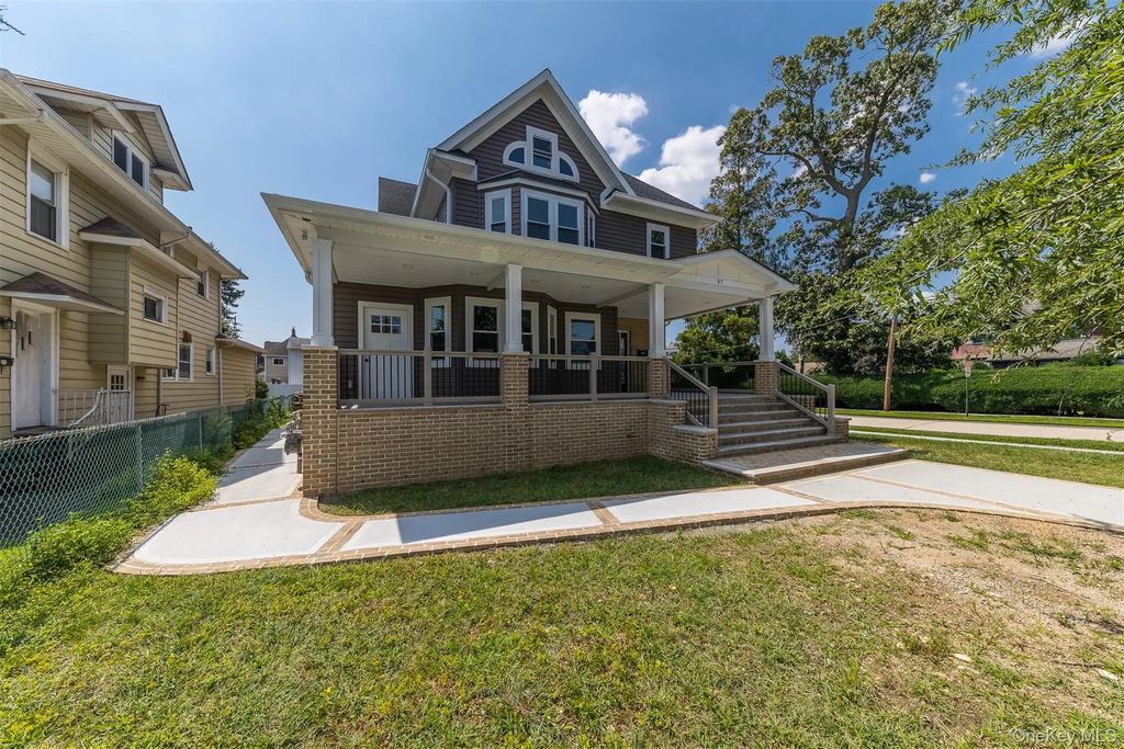 57 Earle Ave 1st Floor, Lynbrook
