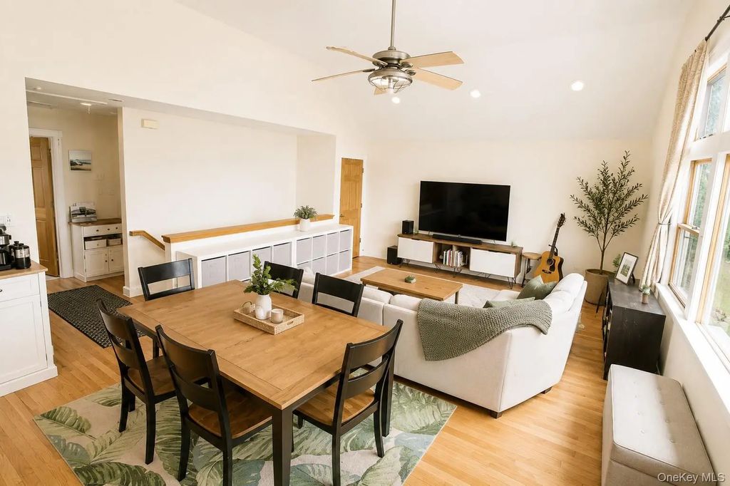 649 W Park Avenue, Long Beach