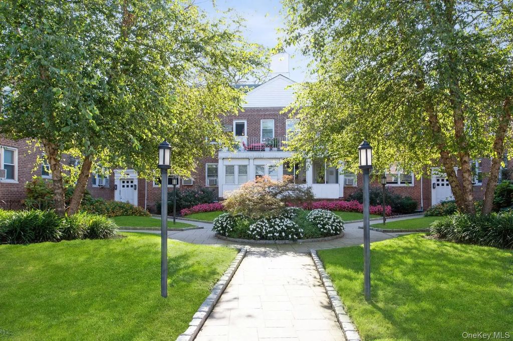 1385 Broadway # A-34, Hewlett