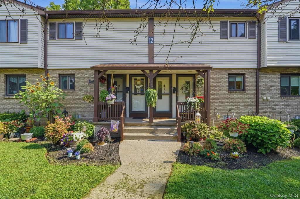 267 Village Court, Kingston