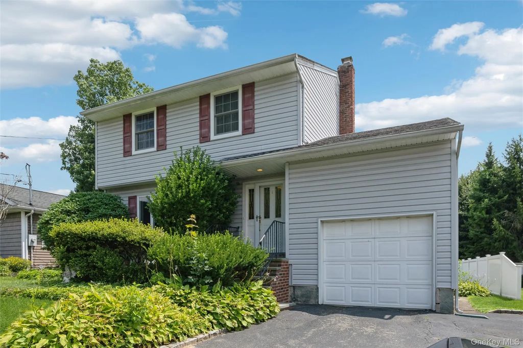 35 Sherman Street, Huntington