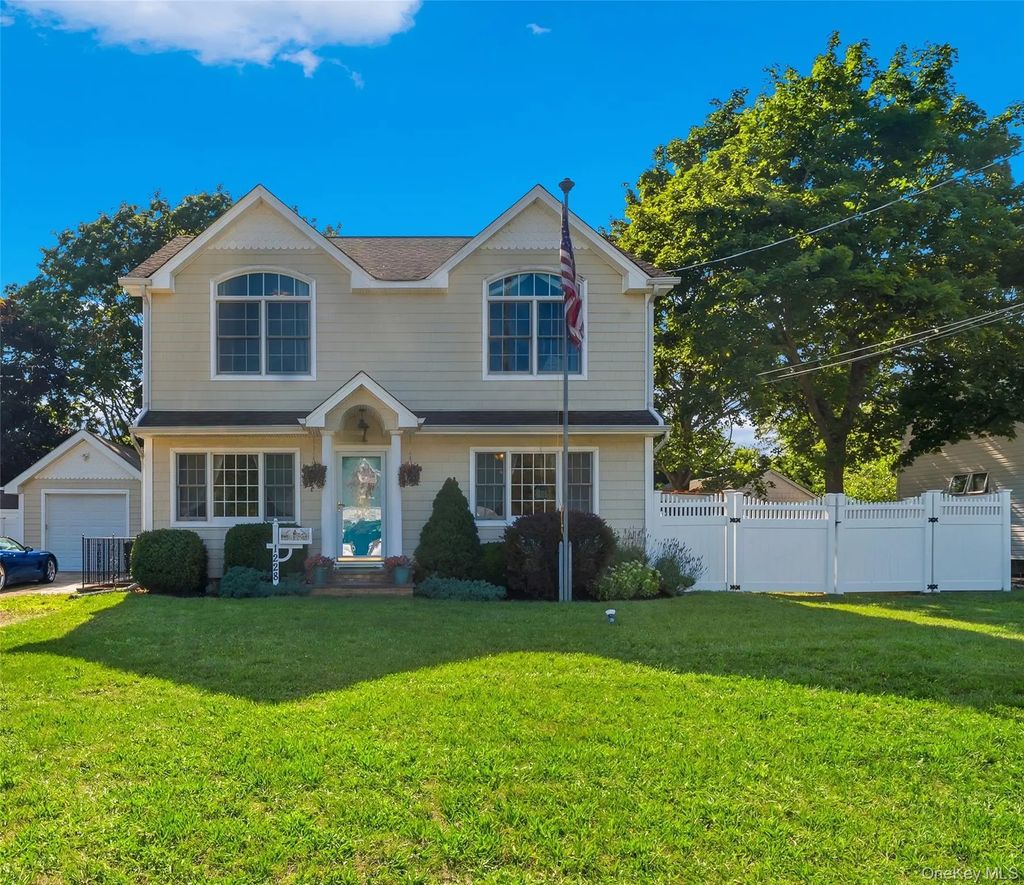 1228 Hyman Avenue, Bay Shore
