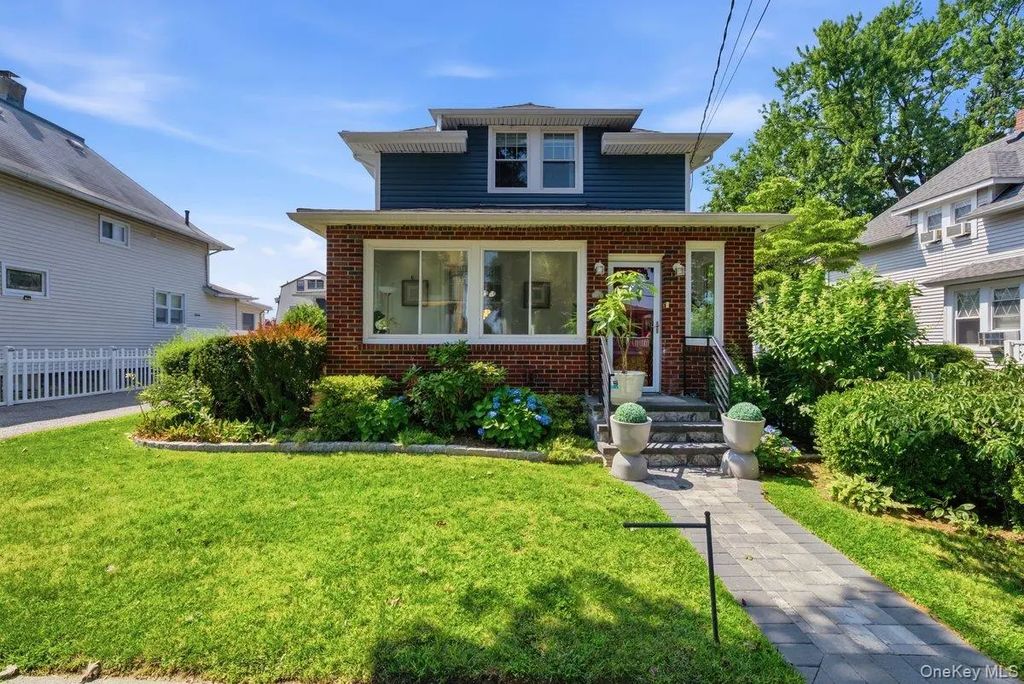 123 Briggs Avenue, Yonkers