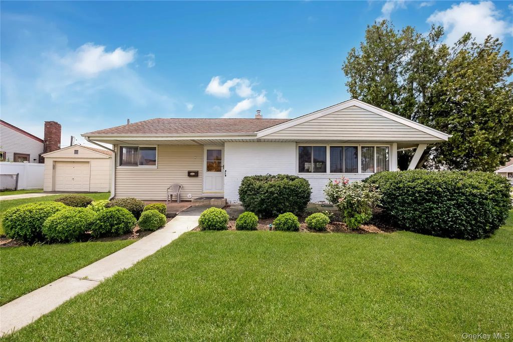 2 Mozart Lane, Bethpage