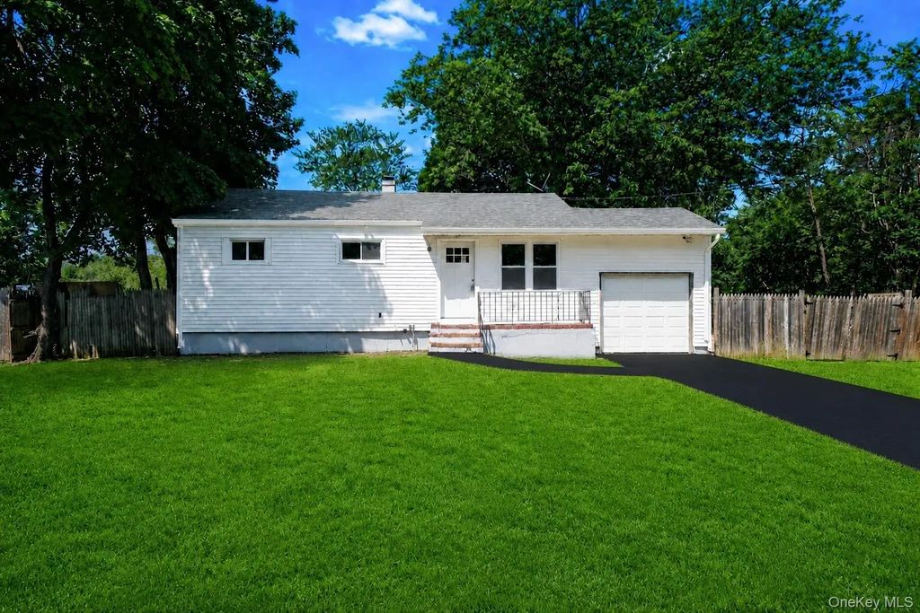 948 Walker Street, Bellport