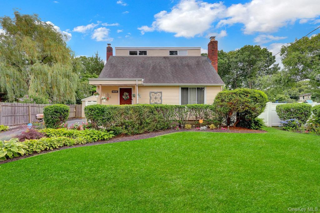 96 Chenango Drive, Bay Shore