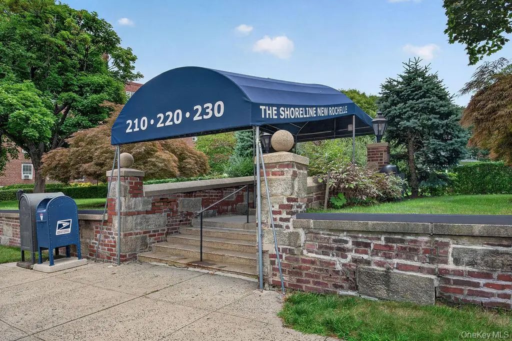 210 Pelham Road # 2f, New Rochelle