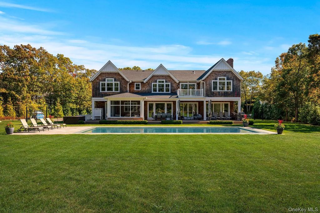 41 Arbutus Road, Quogue