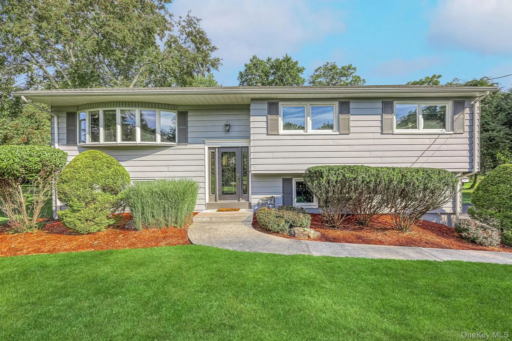 9 Blossom Road, Suffern