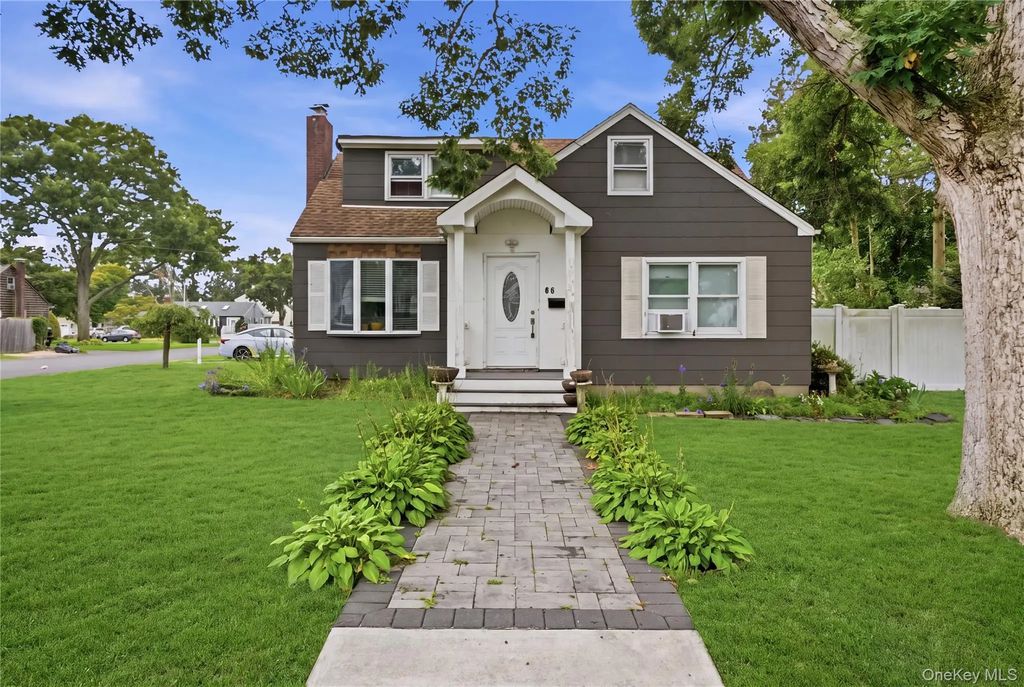 80 Everett Street, Patchogue
