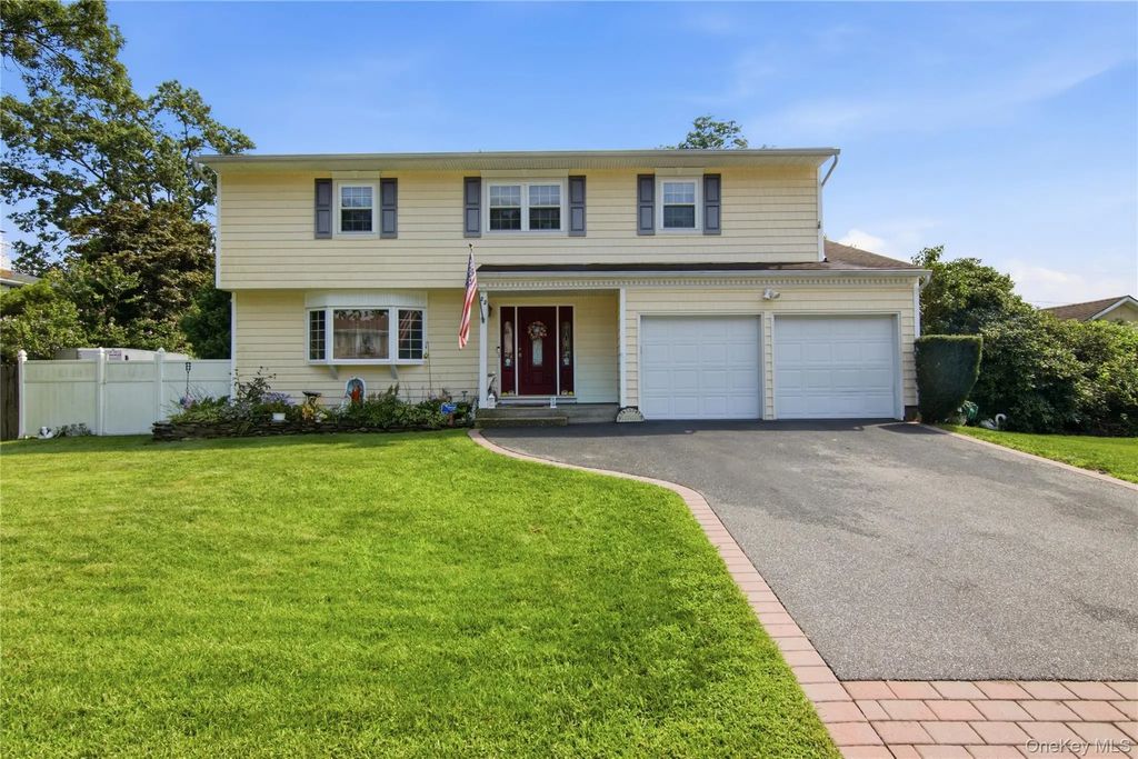 22 Clymer Street, Port Jefferson Station
