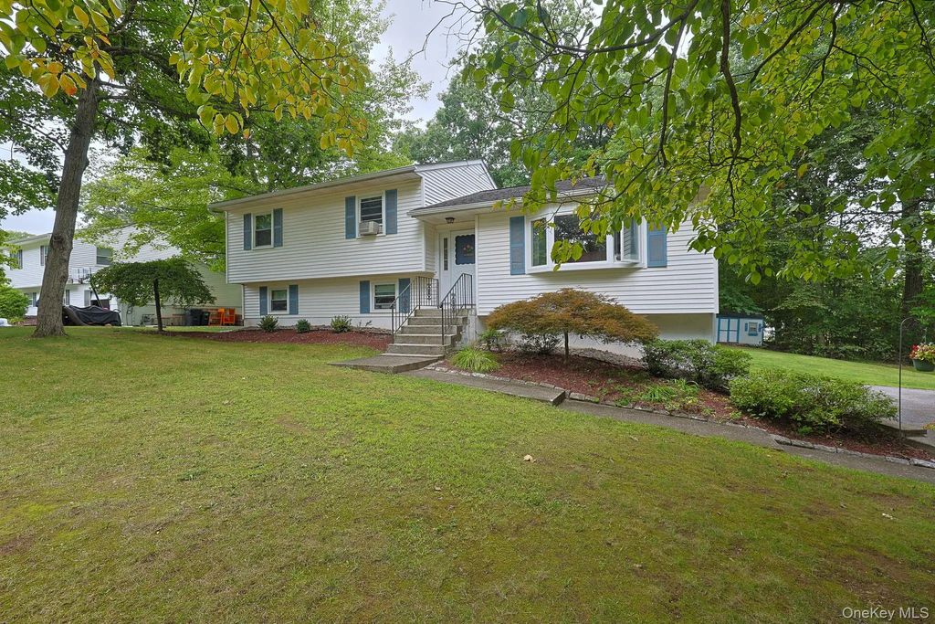 26 Rockwood Drive, Newburgh