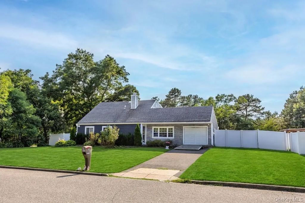 72 S Village Drive, Bellport