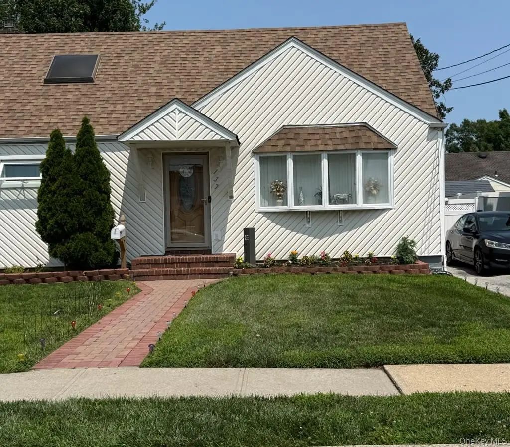 137 Walton Avenue, Uniondale